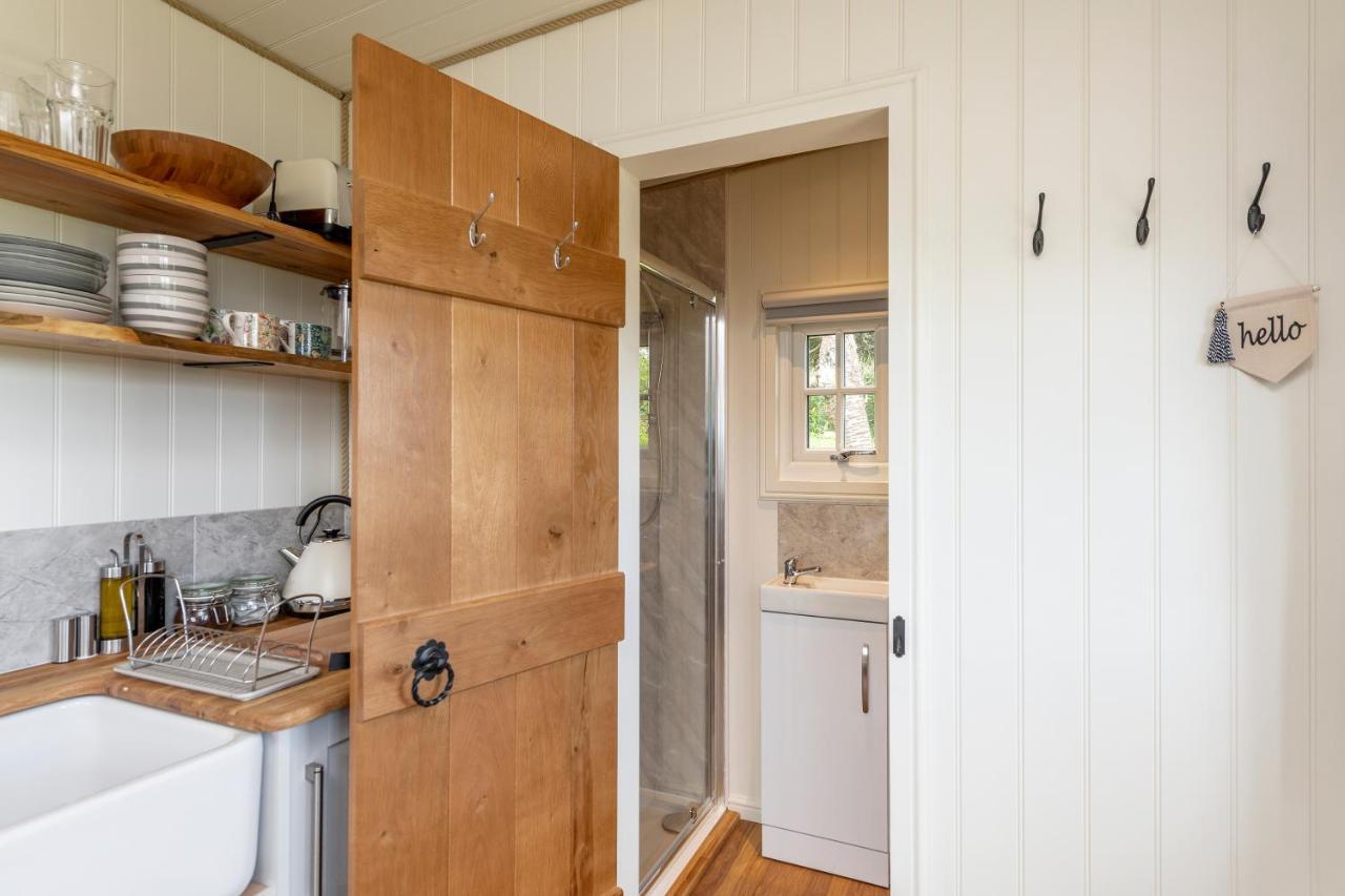 Secluded Lodge With Spectacular Views And Hot Tub! Bath Luaran gambar