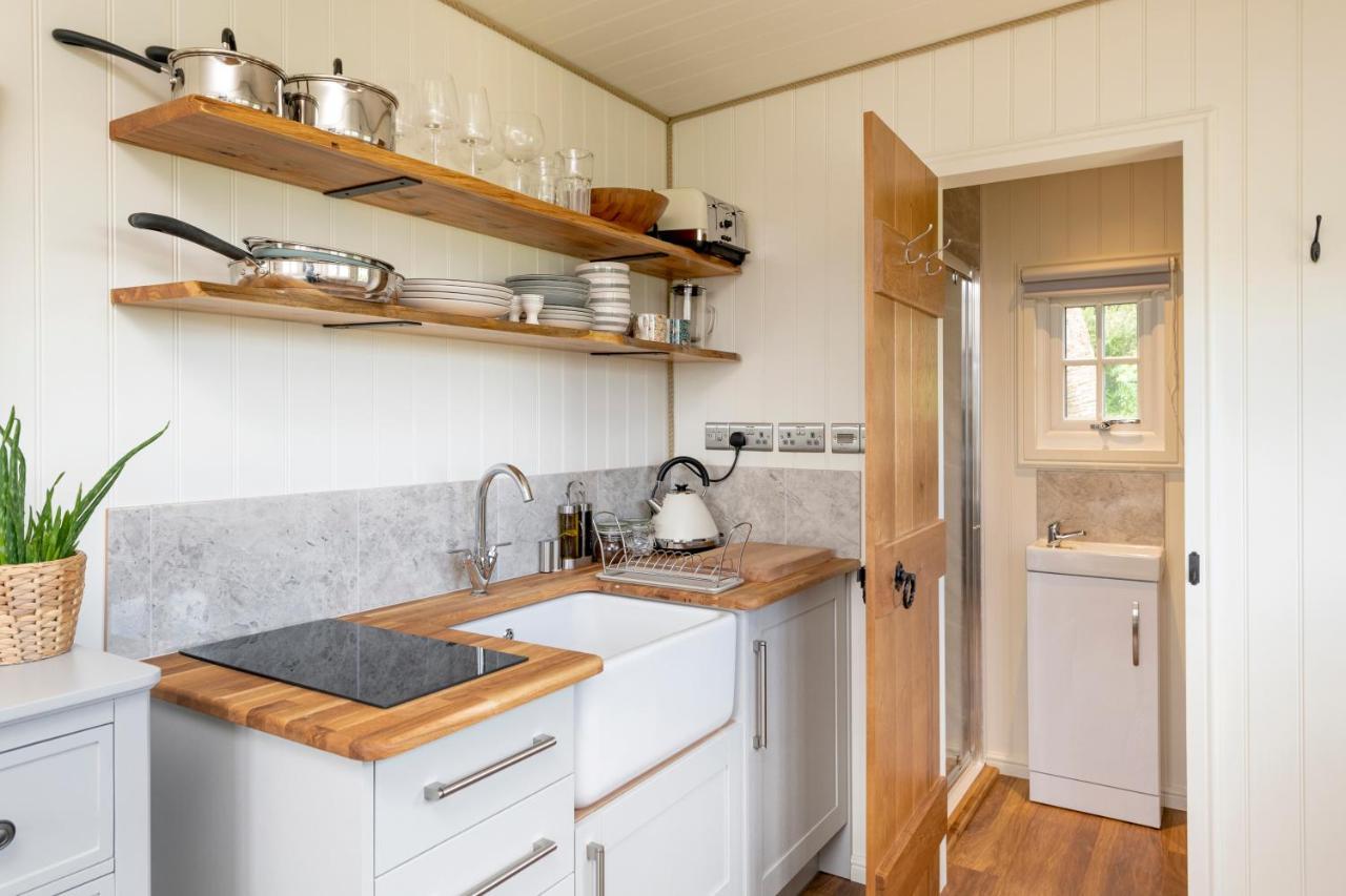 Secluded Lodge With Spectacular Views And Hot Tub! Bath Luaran gambar